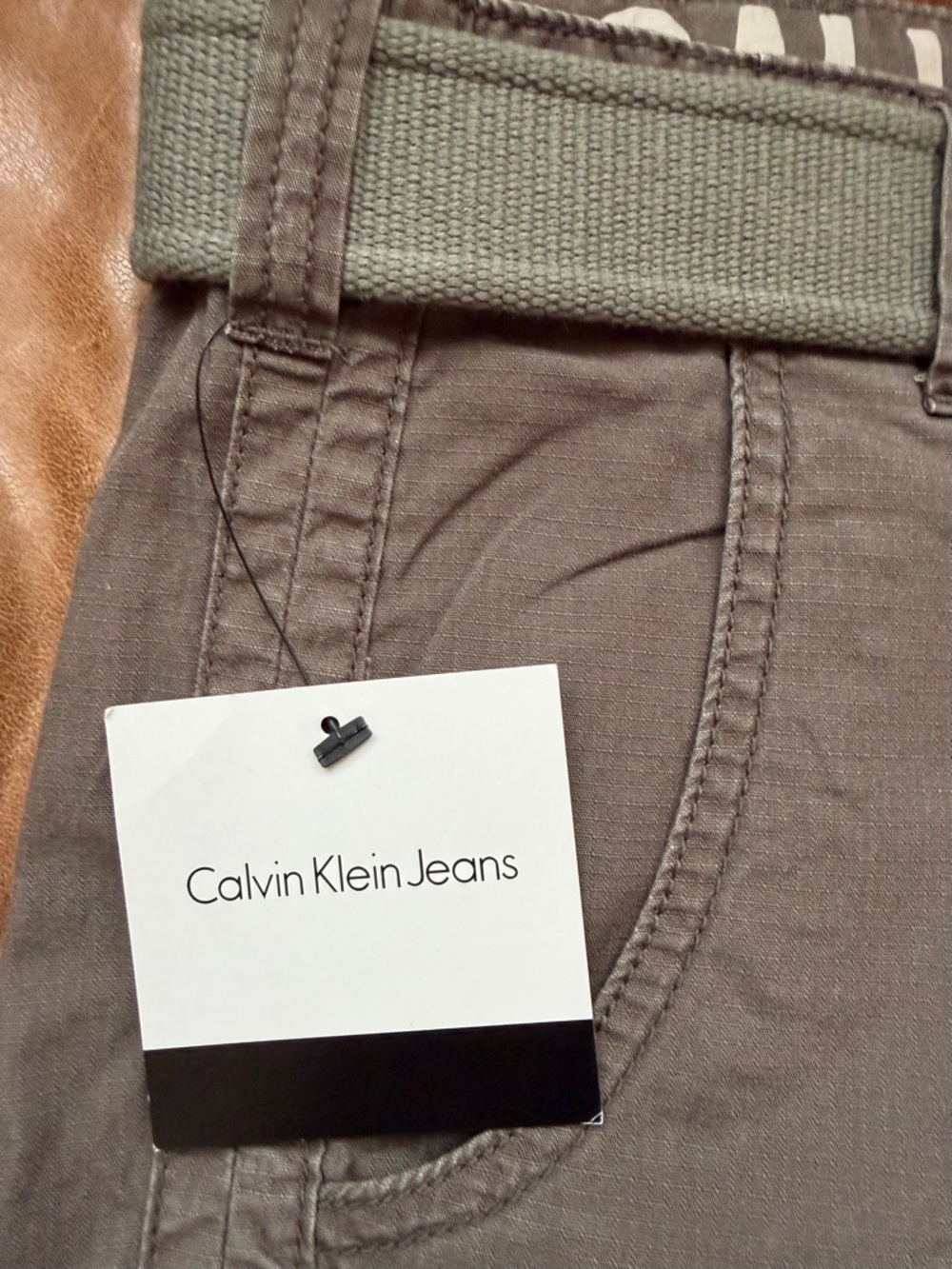 NWT Calvin Klein Jeans Cargo Shorts with Belt - Picture 4 of 10